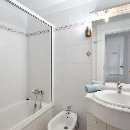 - Apart-piscina Naturales Appartement Bajamar (La Laguna)