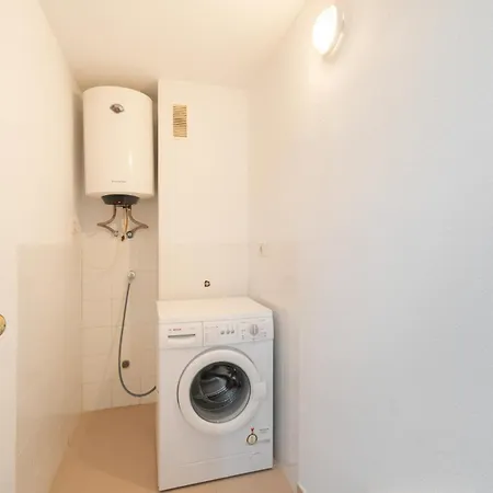 - Apart-piscina Naturales Appartement