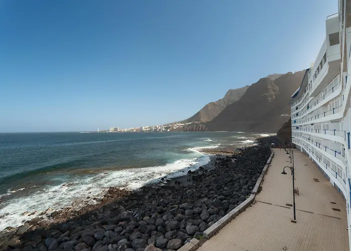 - Apart-piscina Naturales